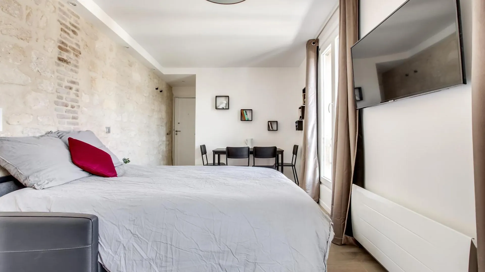 Volontaire Apartment