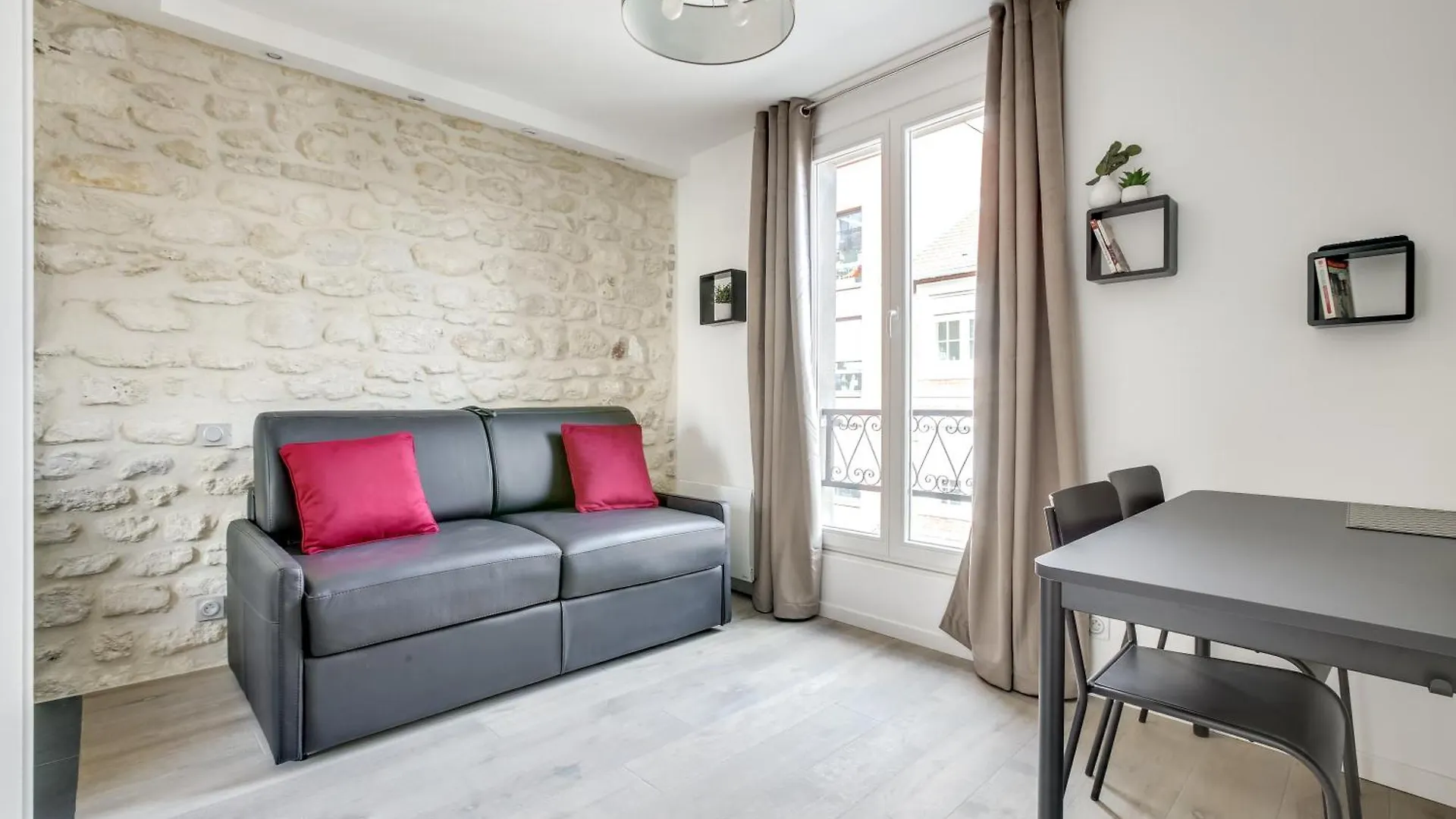 Volontaire Apartment Paris
